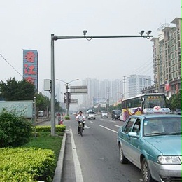 电子警察杆7米